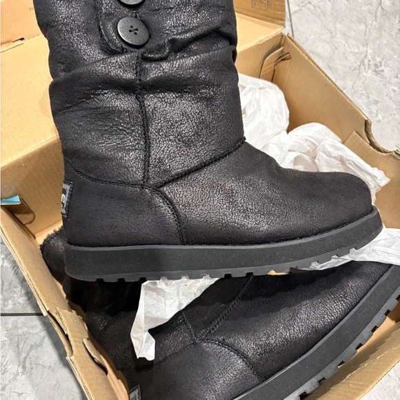Skechers Shoes - Skechers Black Rugged Sole Boots